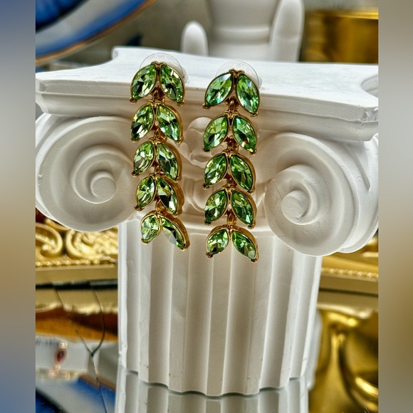 🆕 OSCAR DE LA RENTA 🧿 NWOT Crystal Leaves Drop Earrings, Green Gemstone - Picture 13 of 15